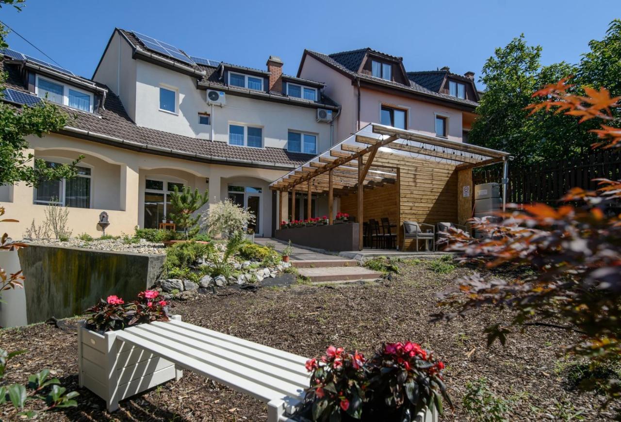 Illaberek Panzió Hotel Eger Exterior foto